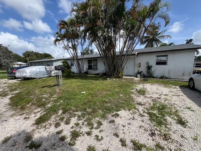 4265 SW 51st St, Dania Beach, FL 33314