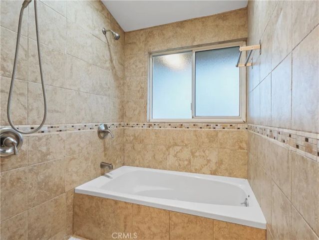 20324 Oxnard Street South, Woodland Hills, CA 91367