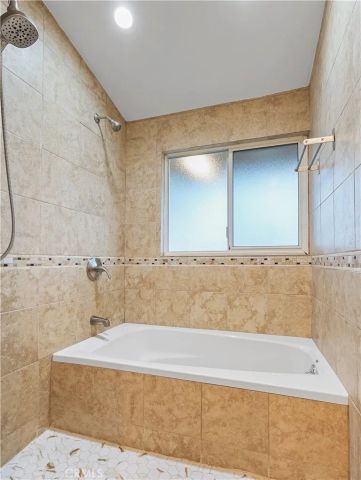 20324 Oxnard Street South, Woodland Hills, CA 91367