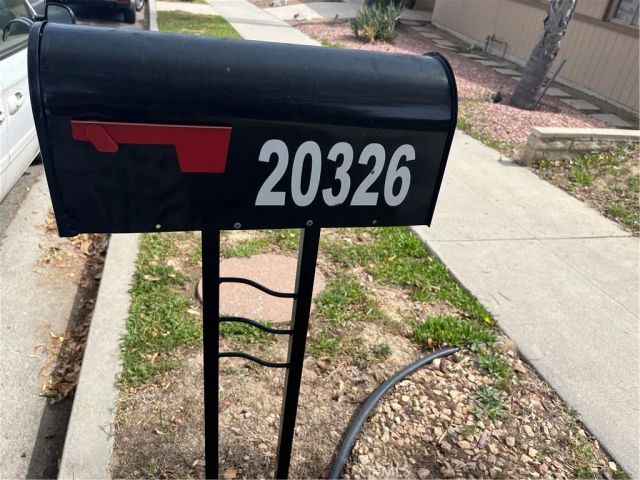 20324 Oxnard Street South, Woodland Hills, CA 91367