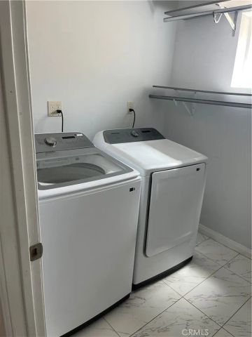 20324 Oxnard Street South, Woodland Hills, CA 91367