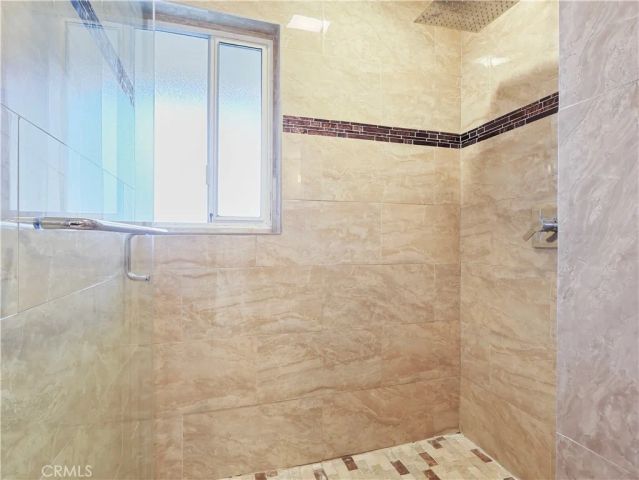 20324 Oxnard Street South, Woodland Hills, CA 91367