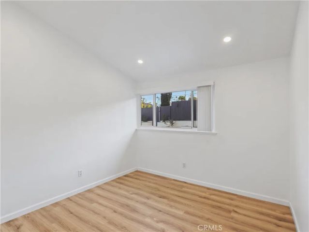 20324 Oxnard Street South, Woodland Hills, CA 91367