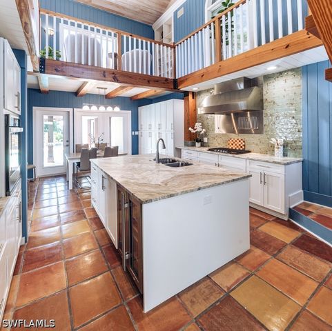 374 14th AVE S, Naples, FL 34102