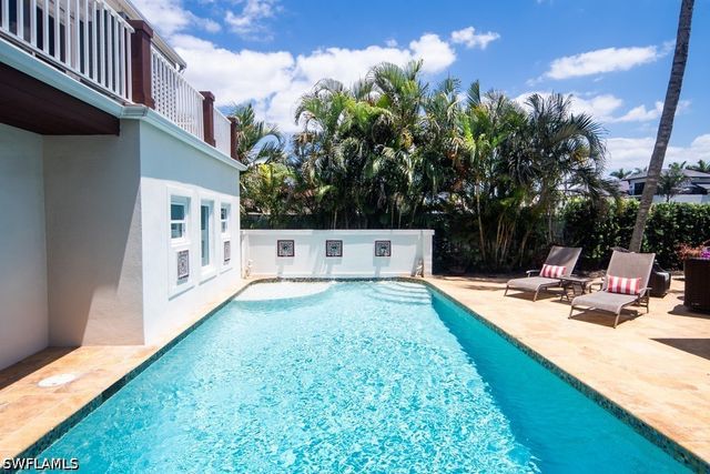 374 14th AVE S, Naples, FL 34102