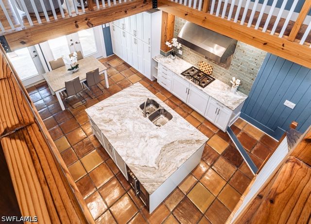 374 14th AVE S, Naples, FL 34102