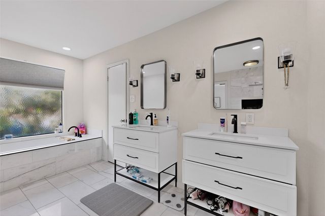 3900 N Shadycreek Drive, Arlington, TX 76013