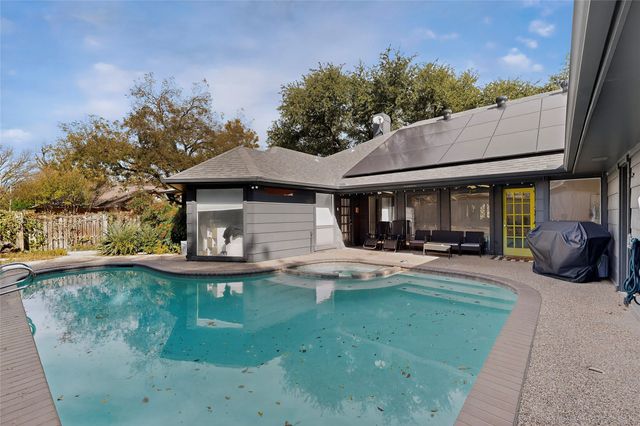 3900 N Shadycreek Drive, Arlington, TX 76013