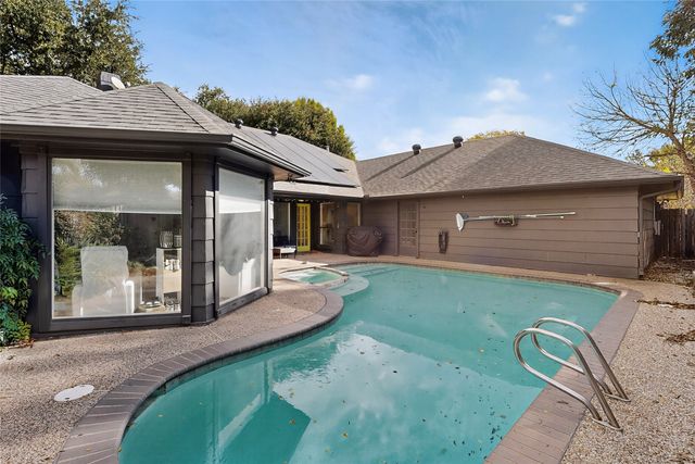 3900 N Shadycreek Drive, Arlington, TX 76013