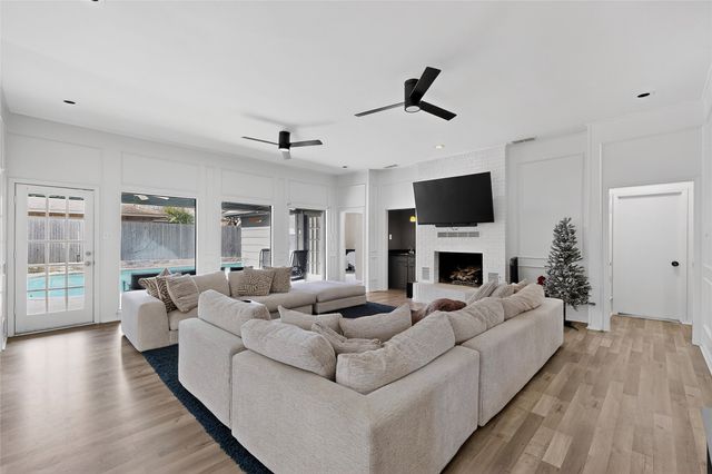 3900 N Shadycreek Drive, Arlington, TX 76013