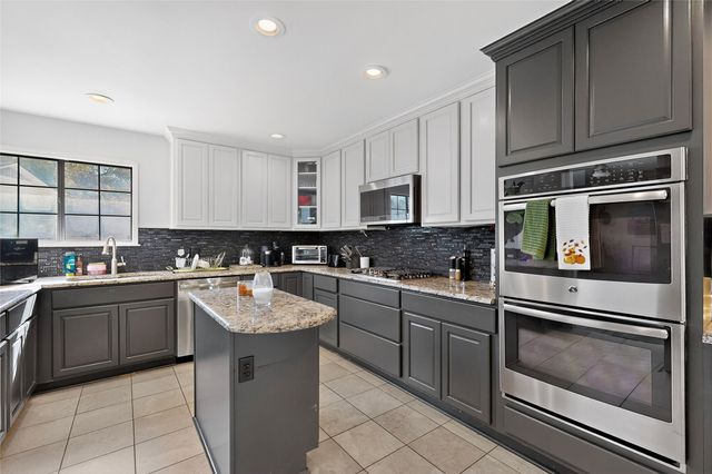 3900 N Shadycreek Drive, Arlington, TX 76013