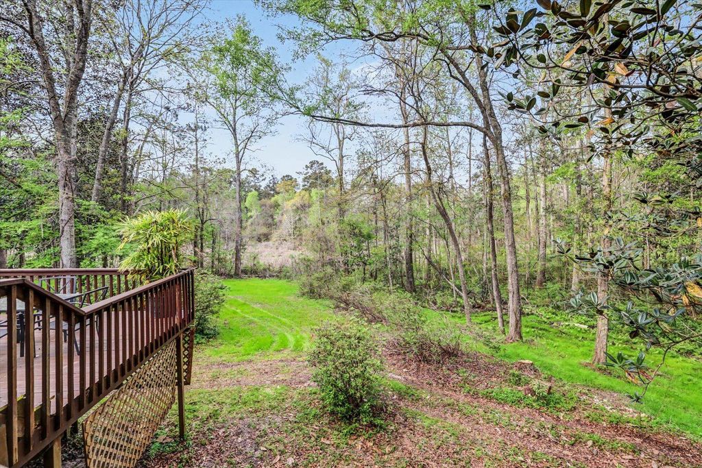 Image 12 of property listing at 439 BEAVER LAKE Road, Tallahassee, FL 32312
