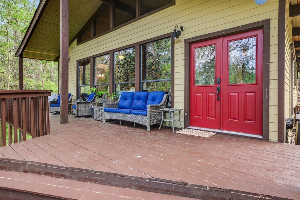Image 13 of property listing at 439 BEAVER LAKE Road, Tallahassee, FL 32312