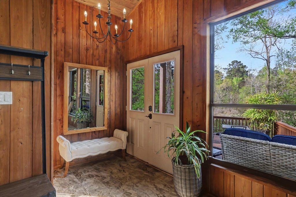 Image 19 of property listing at 439 BEAVER LAKE Road, Tallahassee, FL 32312
