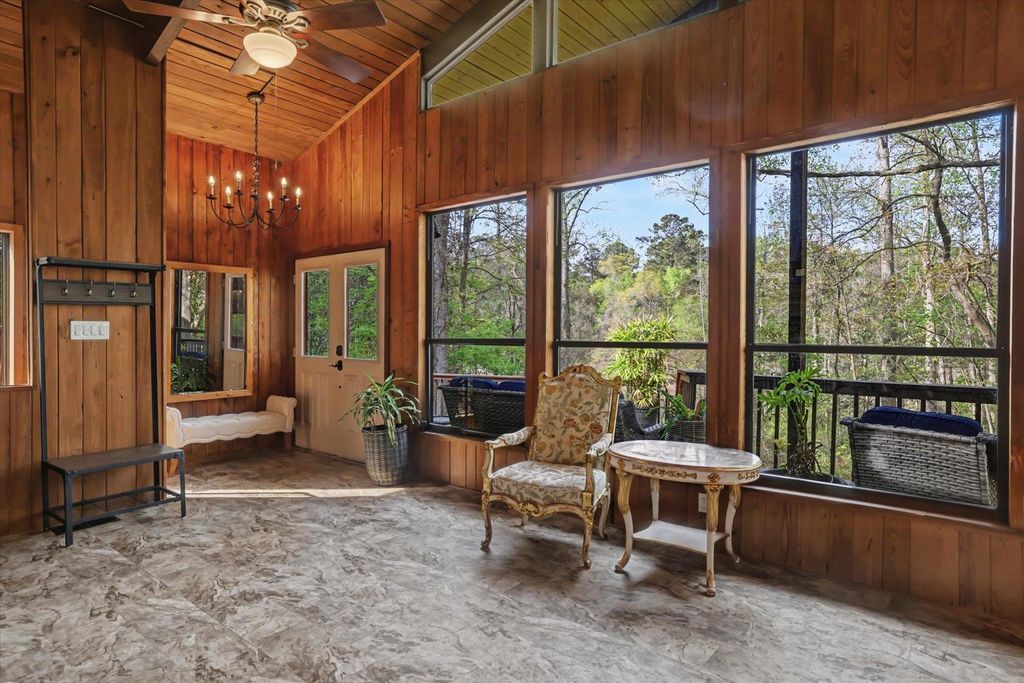 Image 20 of property listing at 439 BEAVER LAKE Road, Tallahassee, FL 32312