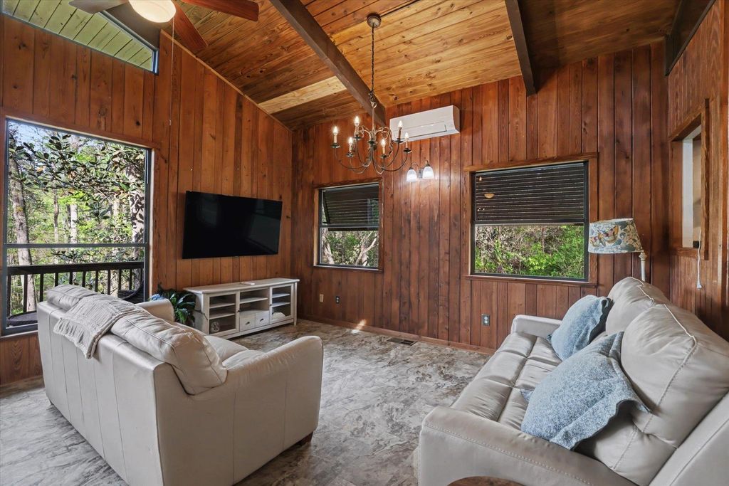 Image 21 of property listing at 439 BEAVER LAKE Road, Tallahassee, FL 32312