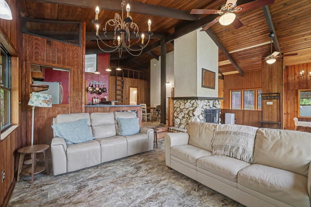Image 24 of property listing at 439 BEAVER LAKE Road, Tallahassee, FL 32312
