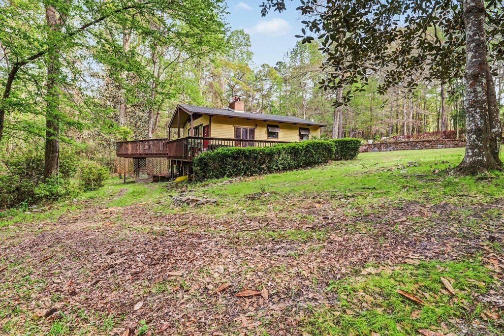 Image 3 of property listing at 439 BEAVER LAKE Road, Tallahassee, FL 32312
