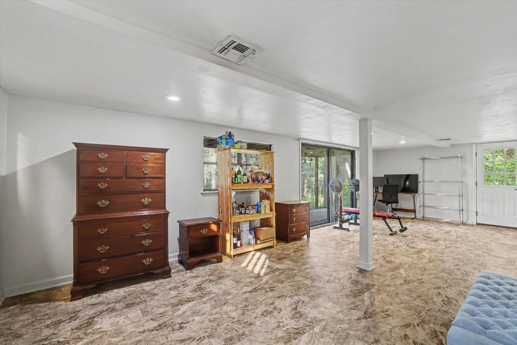 Image 45 of property listing at 439 BEAVER LAKE Road, Tallahassee, FL 32312