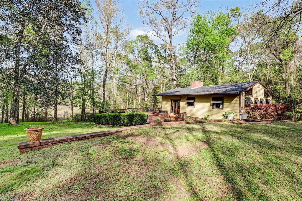 Image 5 of property listing at 439 BEAVER LAKE Road, Tallahassee, FL 32312
