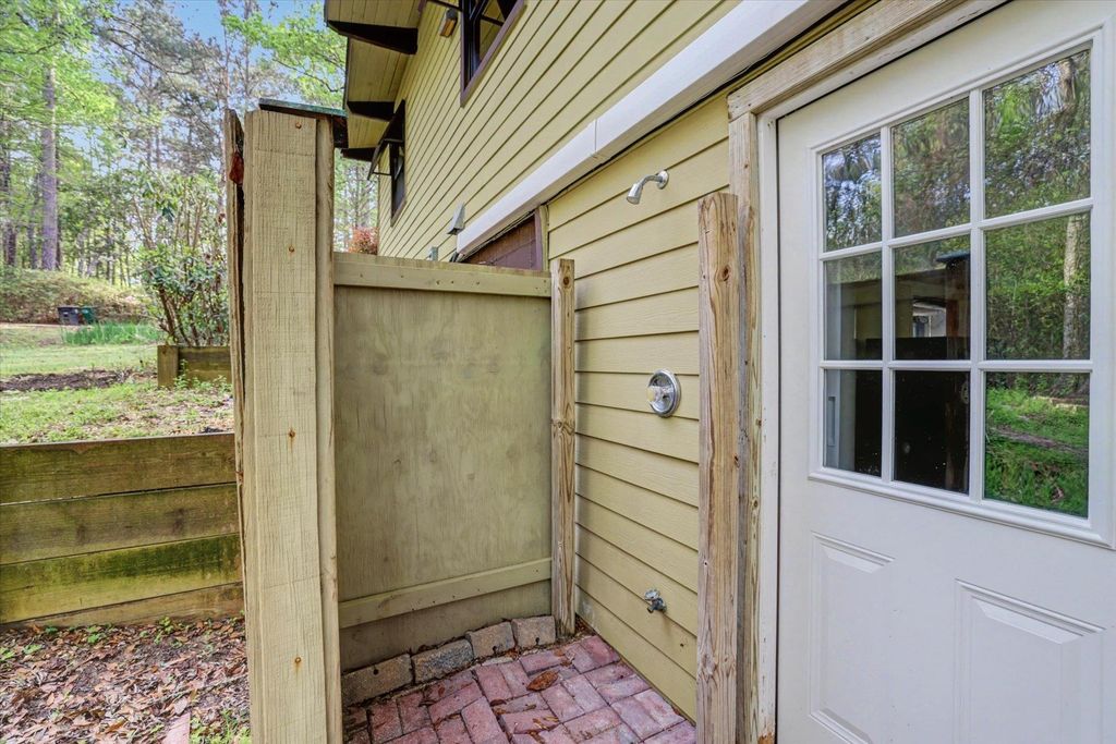 Image 56 of property listing at 439 BEAVER LAKE Road, Tallahassee, FL 32312