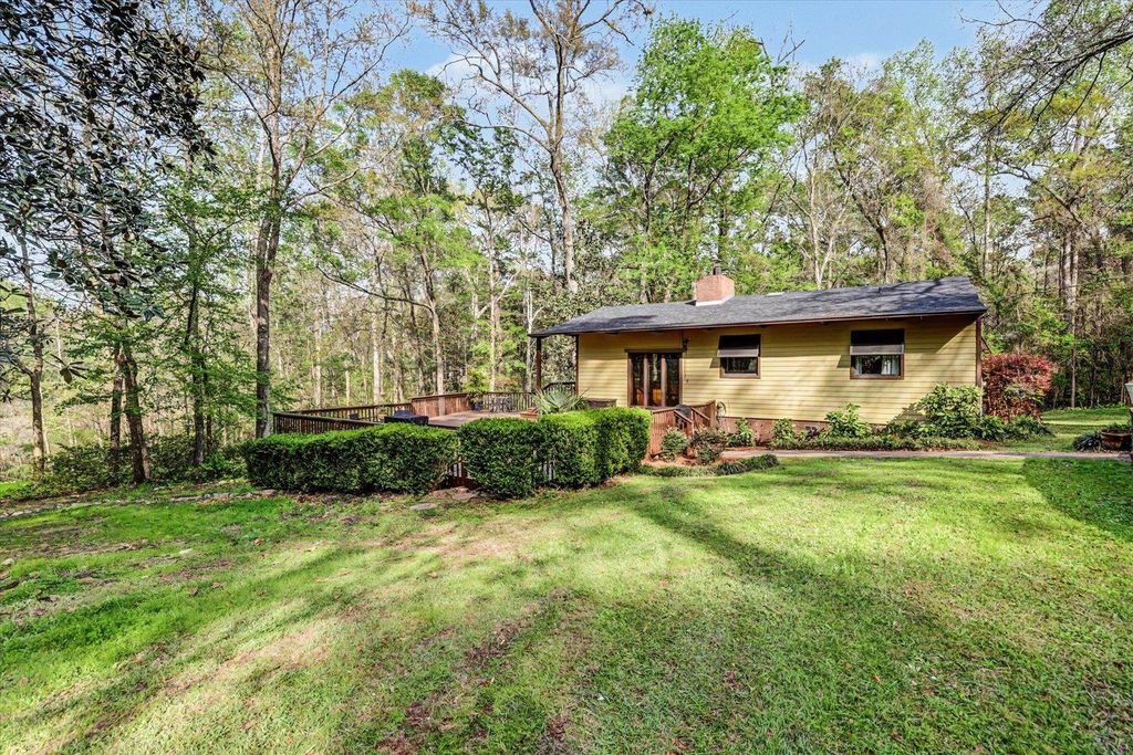 Image 6 of property listing at 439 BEAVER LAKE Road, Tallahassee, FL 32312