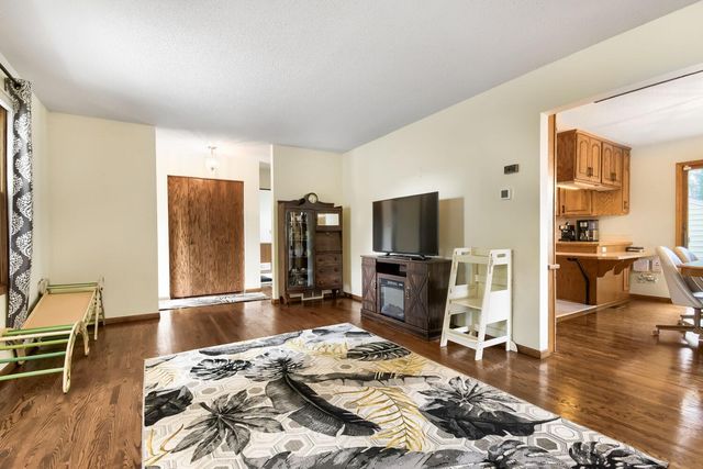 1417 18th Street NW, New Brighton, MN 55112