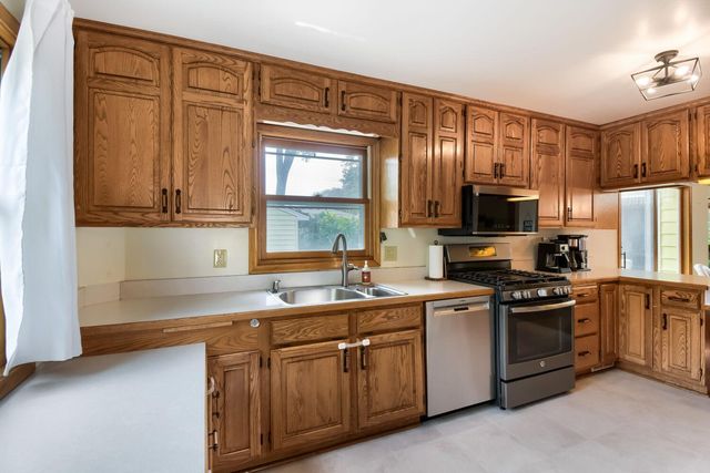 1417 18th Street NW, New Brighton, MN 55112
