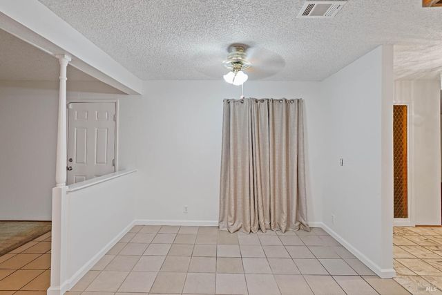 500 Asbury Ln, Fairfield, CA 94533