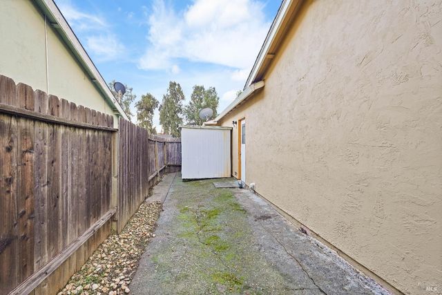 500 Asbury Ln, Fairfield, CA 94533