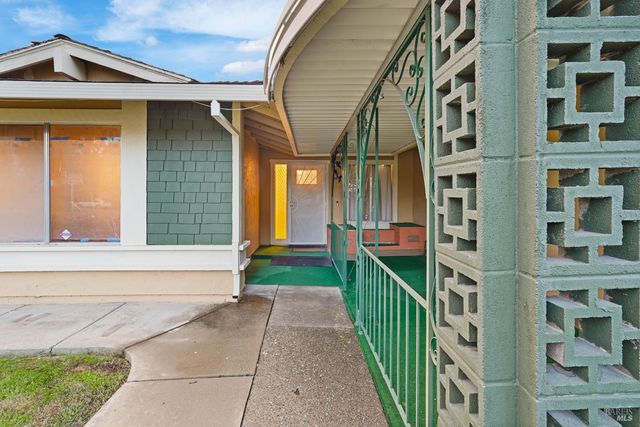 500 Asbury Ln, Fairfield, CA 94533