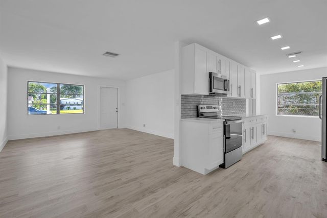 4911 NW 16th Street, Lauderhill, FL 33313