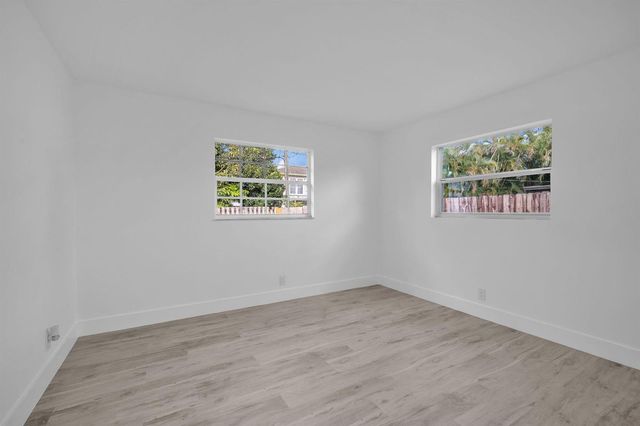 4911 NW 16th Street, Lauderhill, FL 33313