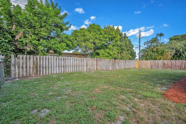 4911 NW 16th Street, Lauderhill, FL 33313