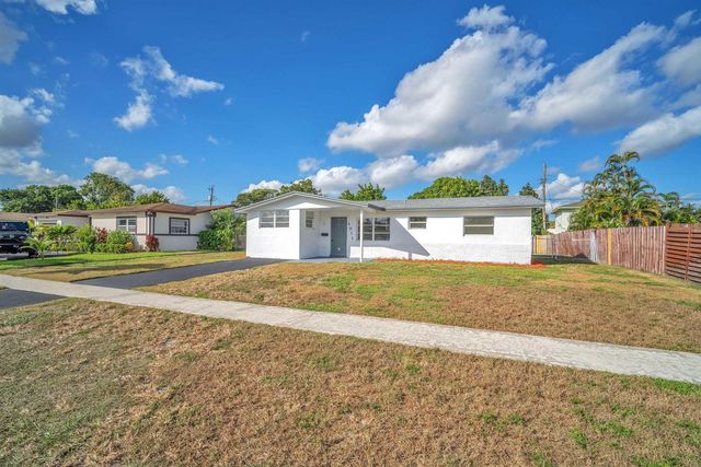 4911 NW 16th Street, Lauderhill, FL 33313