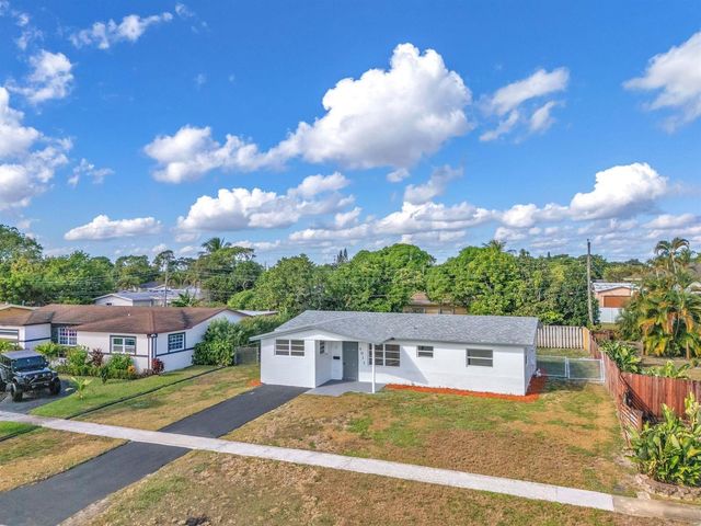 4911 NW 16th Street, Lauderhill, FL 33313