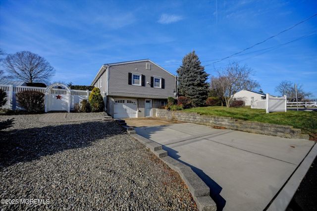 539 Summit Drive, Point Pleasant, NJ 08742