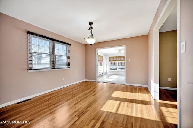 539 Summit Drive, Point Pleasant, NJ 08742