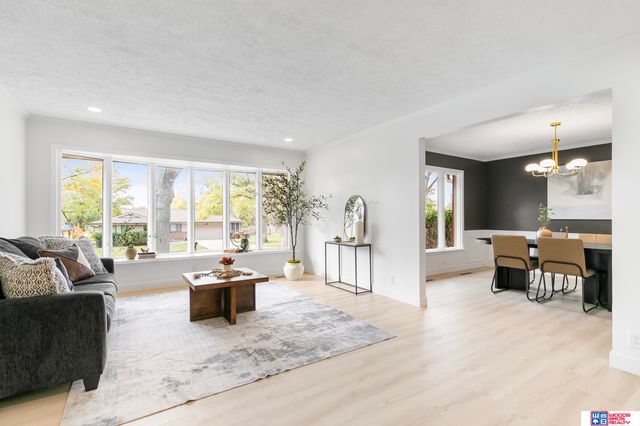 8010 Talbot Trail, Lincoln, NE 68506