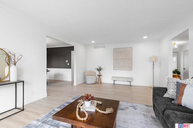 8010 Talbot Trail, Lincoln, NE 68506