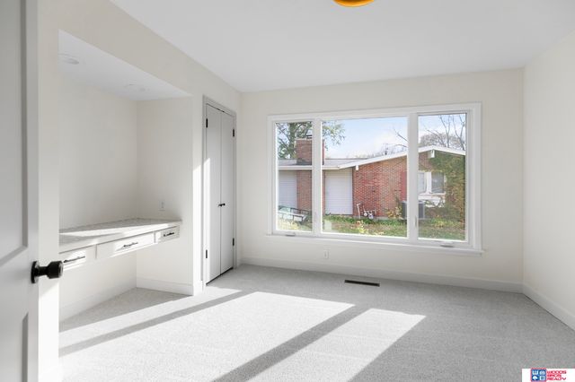 8010 Talbot Trail, Lincoln, NE 68506