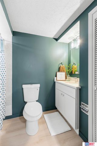 8010 Talbot Trail, Lincoln, NE 68506