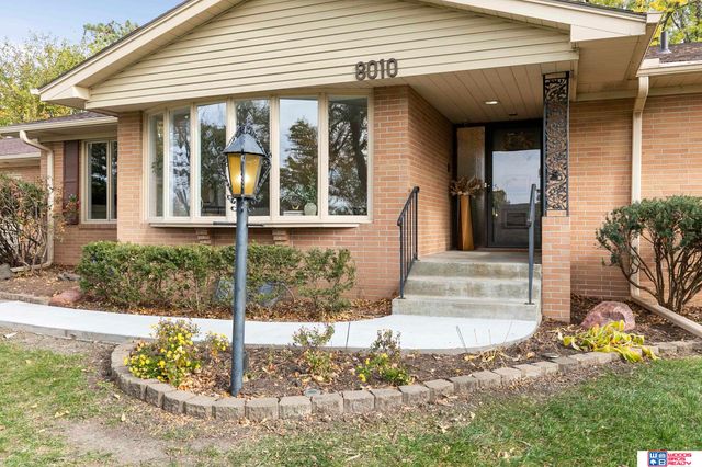 8010 Talbot Trail, Lincoln, NE 68506