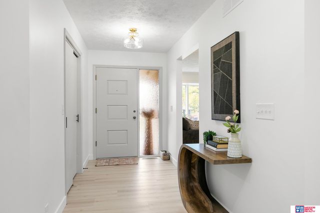 8010 Talbot Trail, Lincoln, NE 68506