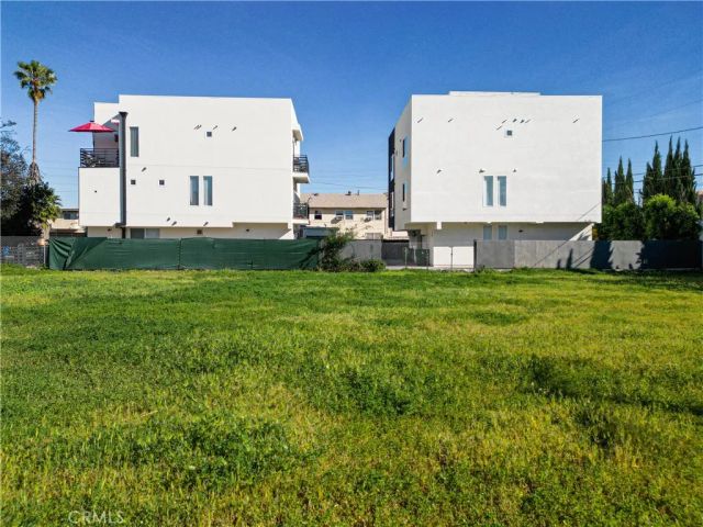 5922 Lemp, North Hollywood, CA 91601