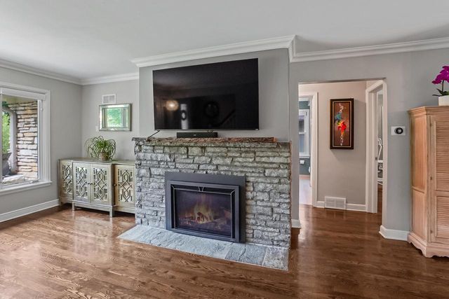 12001 W Underwood PARKWAY, Wauwatosa, WI 53226