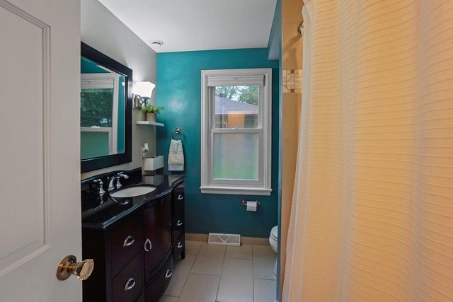 12001 W Underwood PARKWAY, Wauwatosa, WI 53226