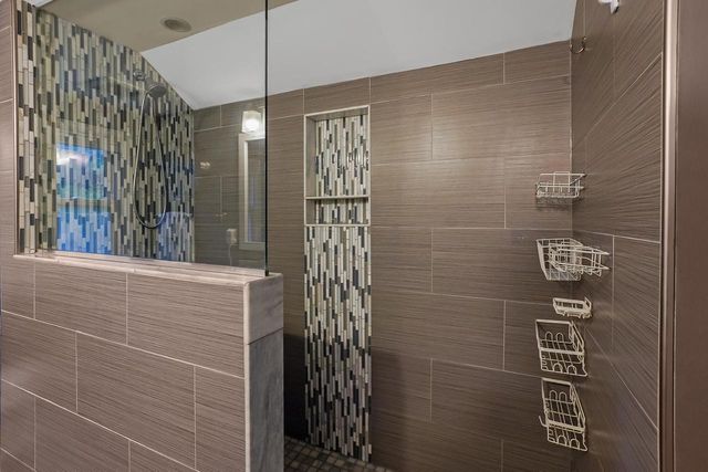 12001 W Underwood PARKWAY, Wauwatosa, WI 53226