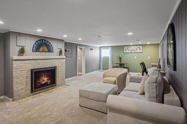 12001 W Underwood PARKWAY, Wauwatosa, WI 53226