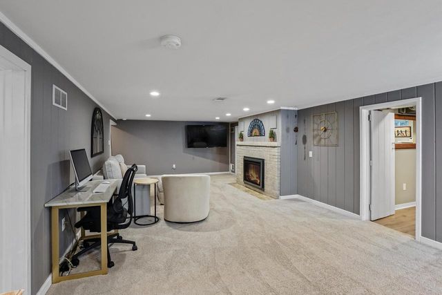 12001 W Underwood PARKWAY, Wauwatosa, WI 53226